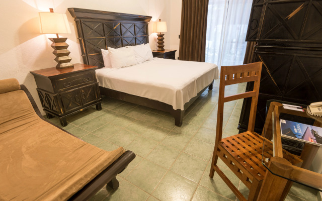 Hotel Hacienda Paradise