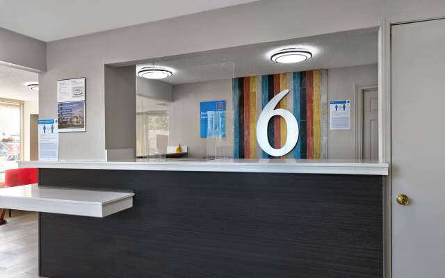 Motel 6 McDonough, GA