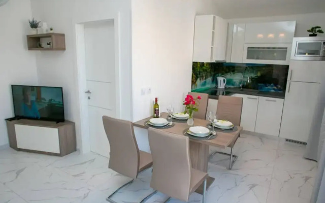 Apartments Sun Dance 2 With Heated Pool