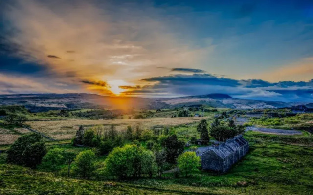 Sleeping Giant Bunkhouse