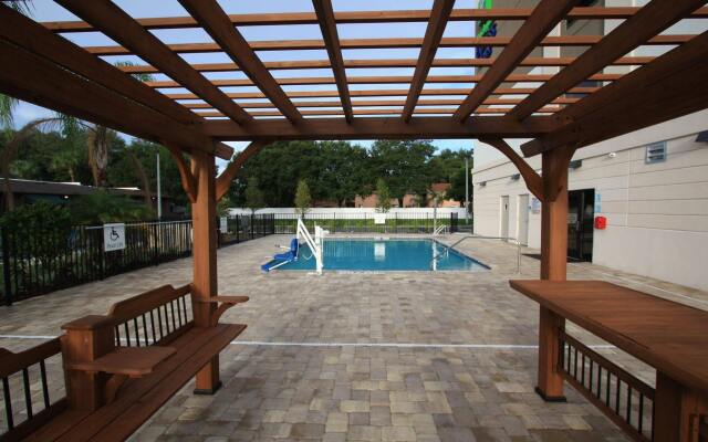 Holiday Inn Express & Suites Lakeland South by IHG