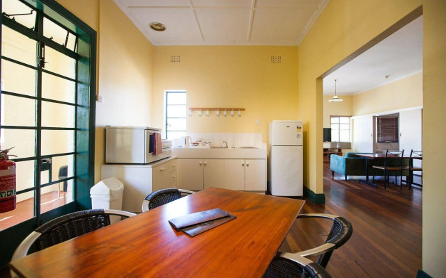 Captain Stirling Hotel