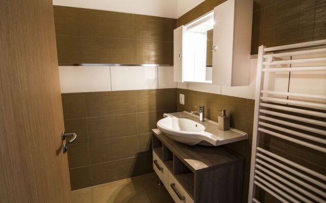 Oscar & Sons Apartments