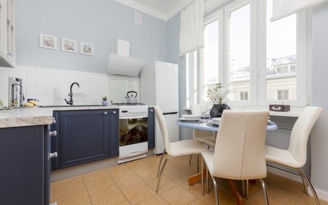 Apartment Mochnackiego Warsaw by Renters