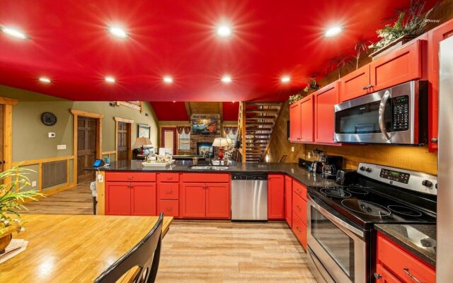 Splash Mansion - Four Bedroom Chalet