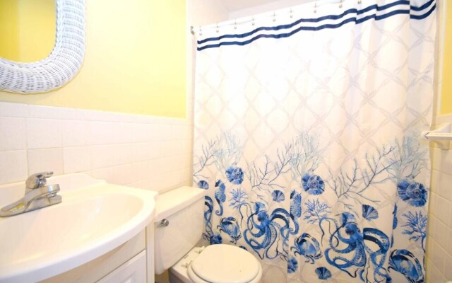 Seal Beach 13n 3 Bedroom Townhouse by RedAwning