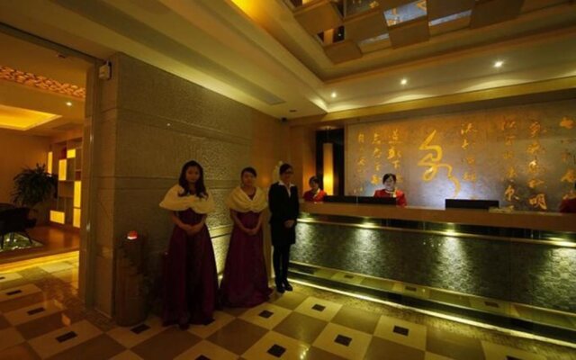 Royal Prince Hotel