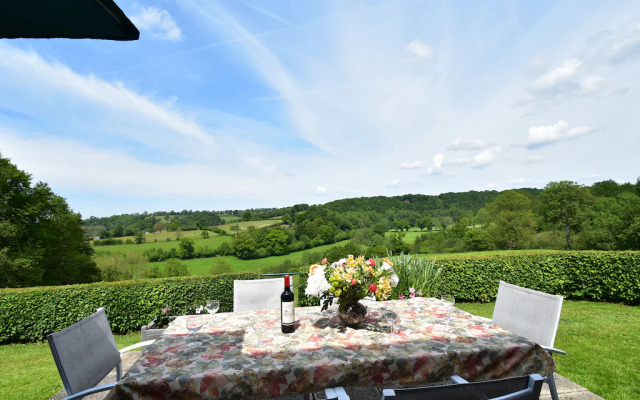Lovely Holiday Home amidst Meadows in Sourdeval-les-Bois
