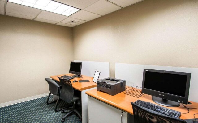 Clarion Inn & Suites Miami International Airport