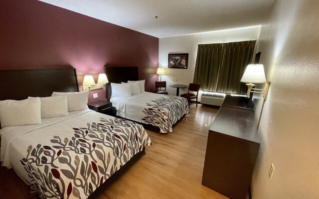 Red Roof Inn Clyde