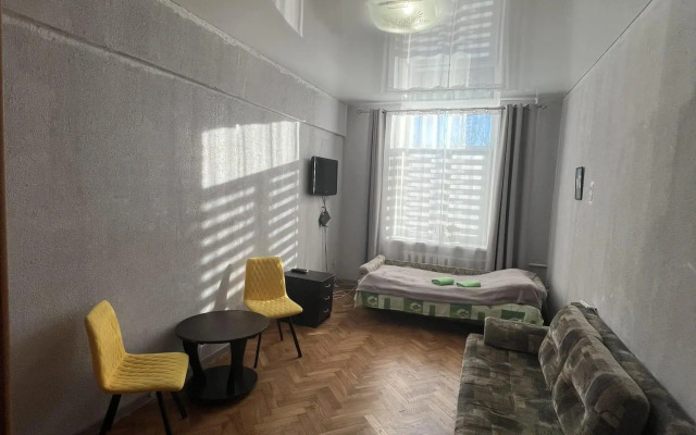 Меблированная комната Family House (Фэмили Хаус) на Красной