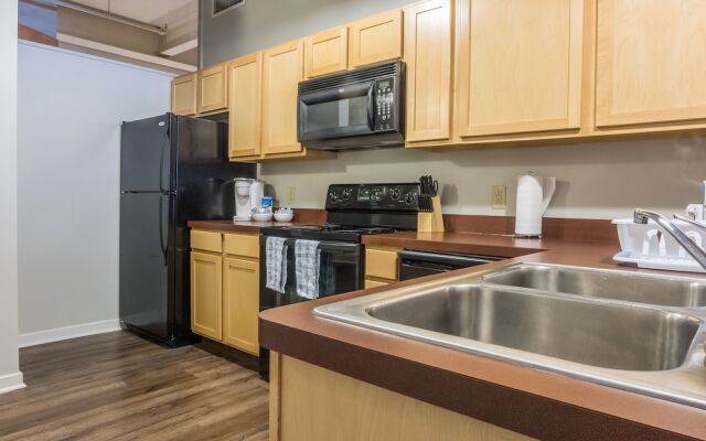 Bright Apartments on Allegheny River