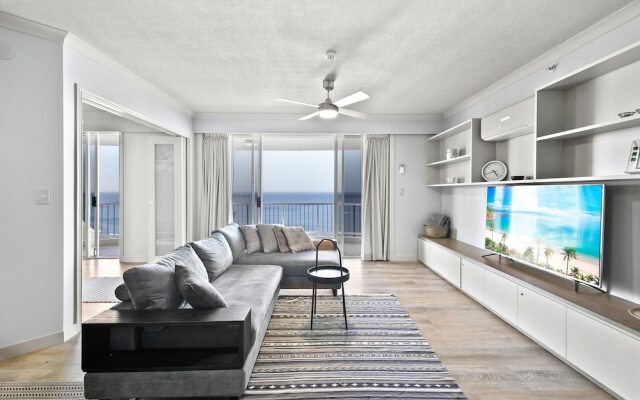 Beachfront Luxury 3 Bedroom Apartment