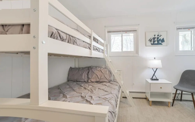 Close to 3 Ski Areas: Michigan Family Retreat!