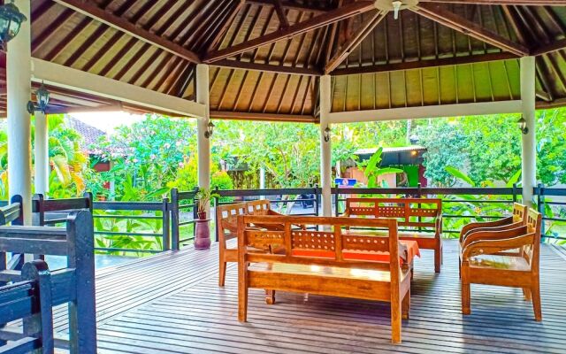 OYO 1508 Mascot Beach Hotel