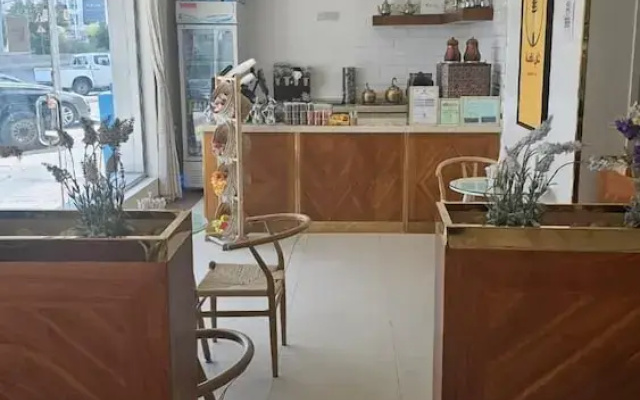 alkhuzama Suites for serviced Apartments