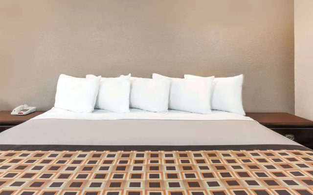 Deluxe Inn Denton