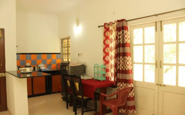 OYO 9277 Studios Near Candolim Beach