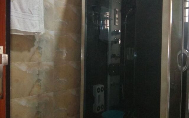 Alim Royal Hotel & Suites