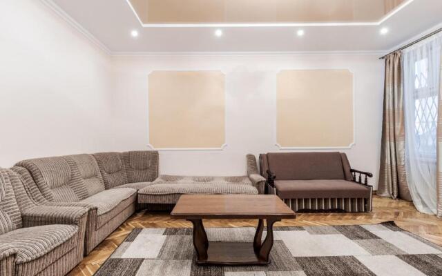 Akademika Hnatyuka Apartment