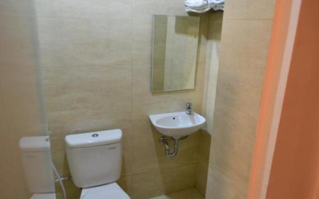 Family Budget Hotels F77