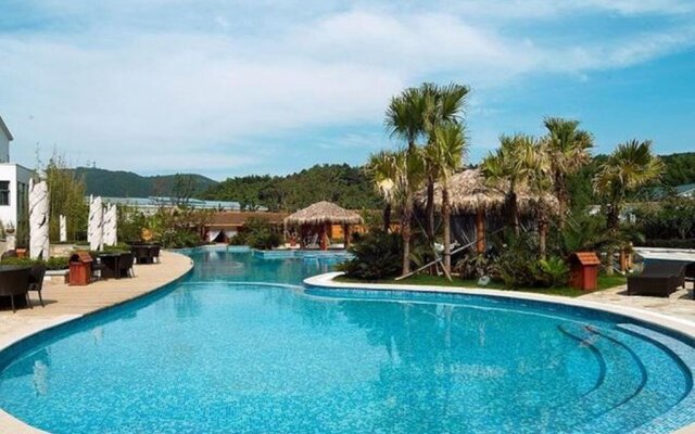 Huanxiu Resort And Spa