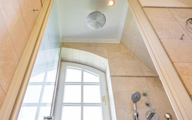 luxuriösen Neubau für 6 Personen