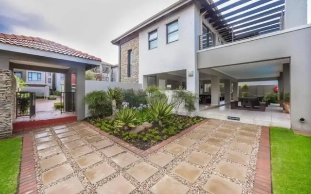 Captivating 2-bed Apartment in Sandton