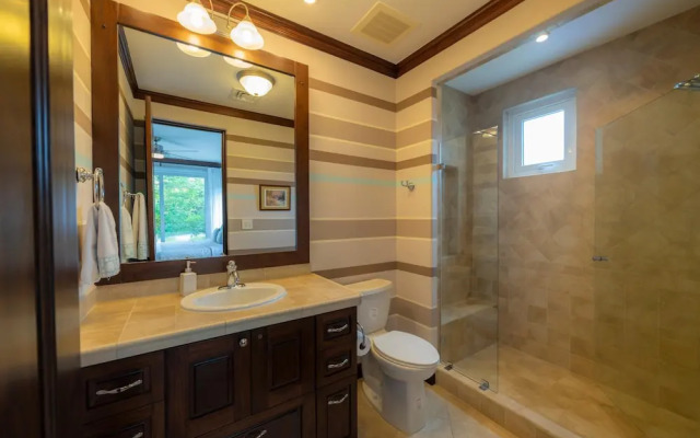 Altavista 4C 3 bdr 3 Bath Ocean View