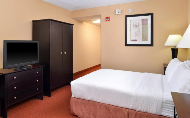 Holiday Inn Martinsburg by IHG