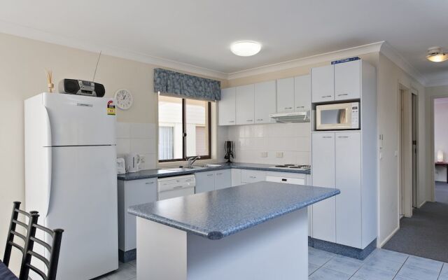 The Breakers, 16 Government Road