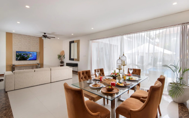 The Luxury Collection, Monaco Blu