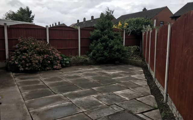 Modern 3-bed House With Parking Bamber Bridge, Preston