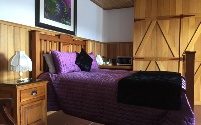 Art Hotel on York – Guest Rooms – Launceston