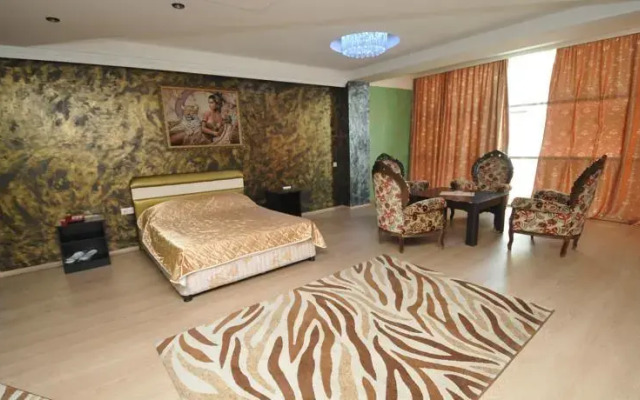 Star Hotel