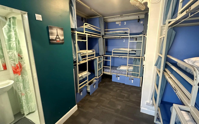 Smart Hyde Park Inn Hostel
