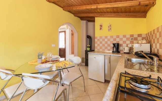 Stunning Apartment in Valtura With 1 Bedrooms