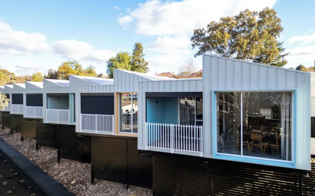 Clare Hillside Apartments