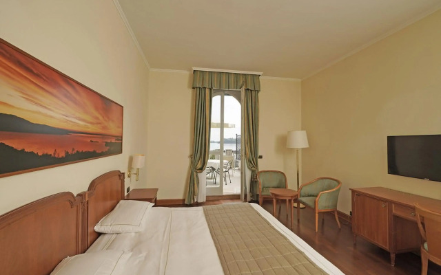 Hotel Savoy Palace