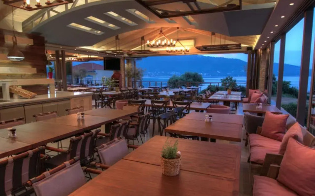 Ntinas Filoxenia Hotel & Spa