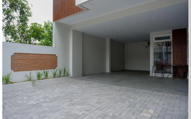 Kurnia Guest House by RedDoorz