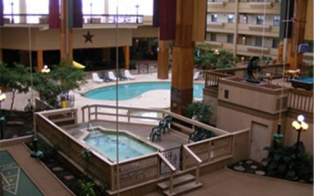 Howard Johnson Plaza Wichita Falls