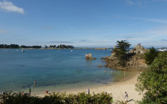 House in St. Quay Near Gr34 and Beaches