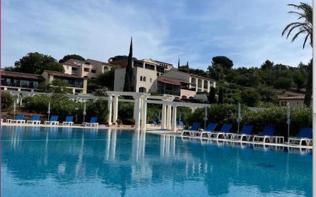 Parcs de Grimaud appartement 4 personnes vue mer