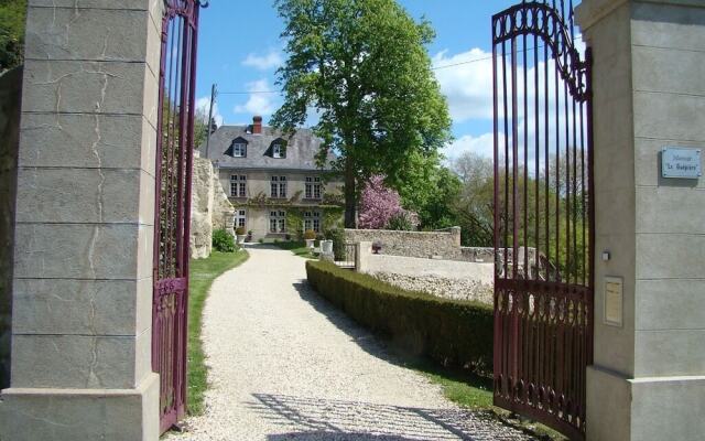 Le Manoir de la Guépière B&B