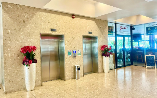 Acacia Court Hotel