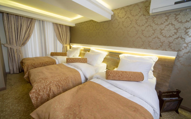 Golden Rain Hotel Old City
