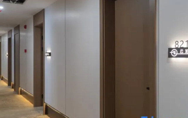 YunBoYe Hotel (Shanghai Pudong Airport Store )
