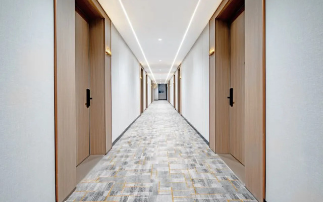 Elong ME Hotel (Weihai Weigao Plaza Xingfumen)