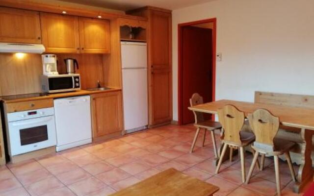 Hameau Pra Roustan by Godille